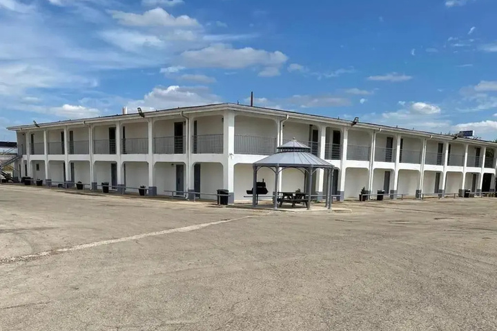 Dilley executive inn