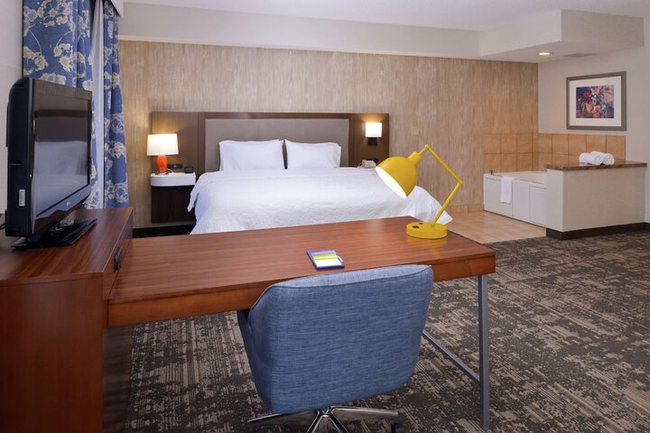 Room 33 of 68