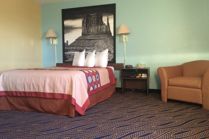 Room 24 of 30