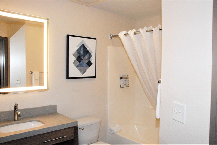 Room 15 of 24