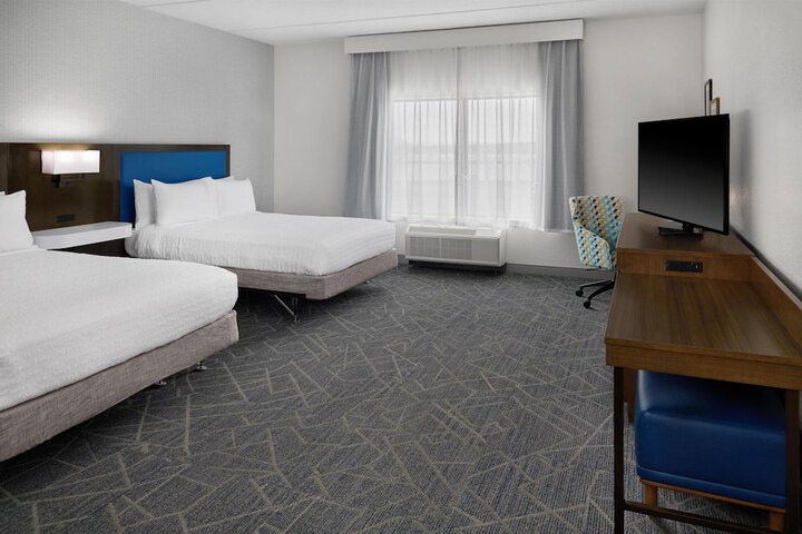 Hampton Inn & Suites Syracuse North Airport Area