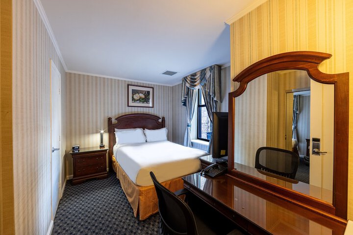 Room 15 of 83