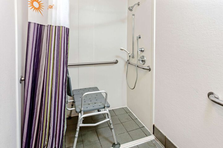 Room 14 of 40