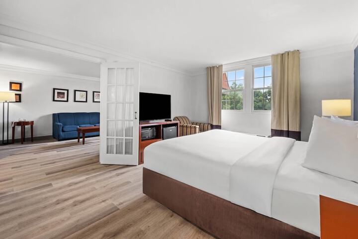 Comfort Suites Near Casinos Norwich-Uncasville CT