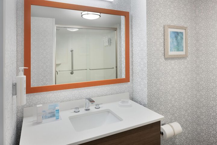 Hampton Inn & Suites Myrtle Beach / Oceanfront