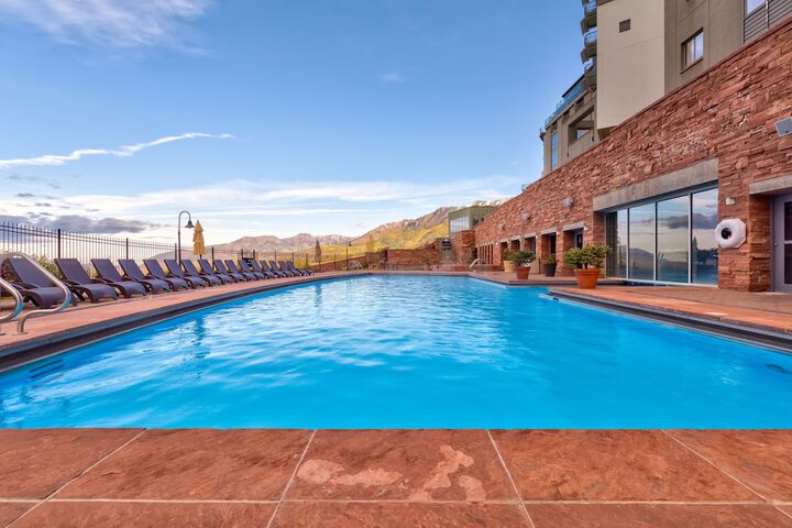Sundeck 39 of 44