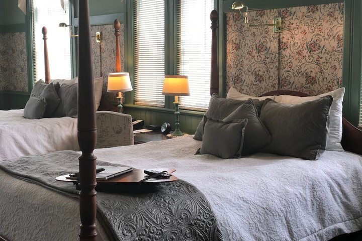 Room 93 of 105