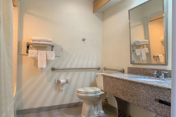 Classic Inn by Townhouse American Way Memphis I 240