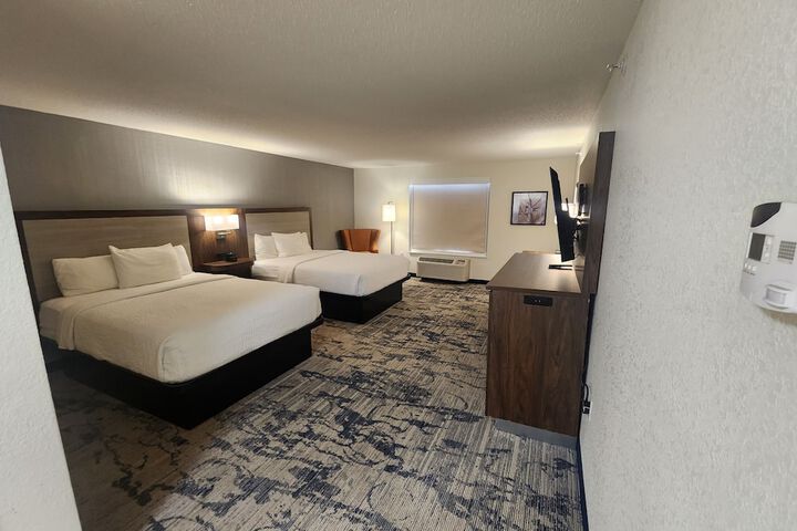 La Quinta Inn & Suites by Wyndham Milwaukee SW New Berlin