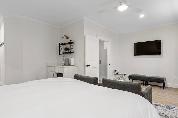 Room 53 of 78