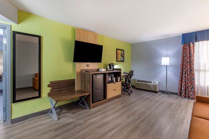 Room 22 of 39