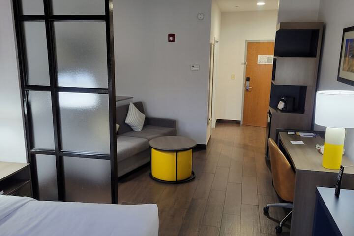Room 44 of 69