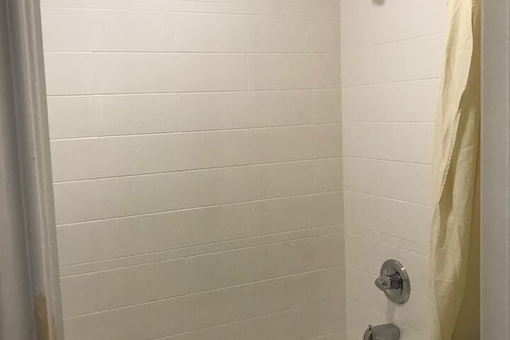 Room 6 of 15