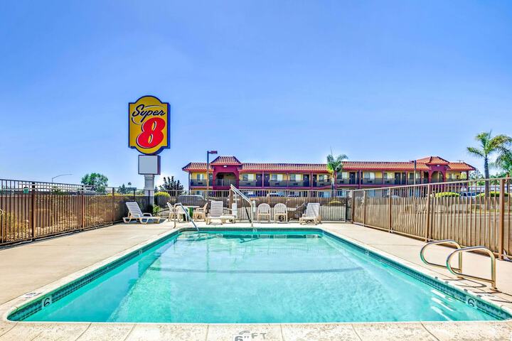 Pool 3 of 13
