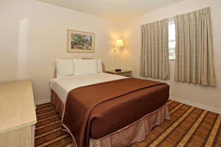 Super 8 by Wyndham Kissimmee