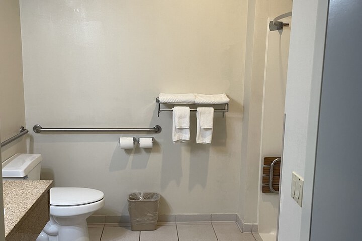 Quality Inn & Suites Longview Kelso