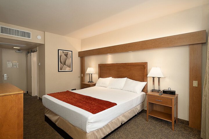 Kellogg West Conference Center and Hotel