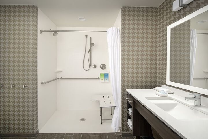 Room 27 of 54