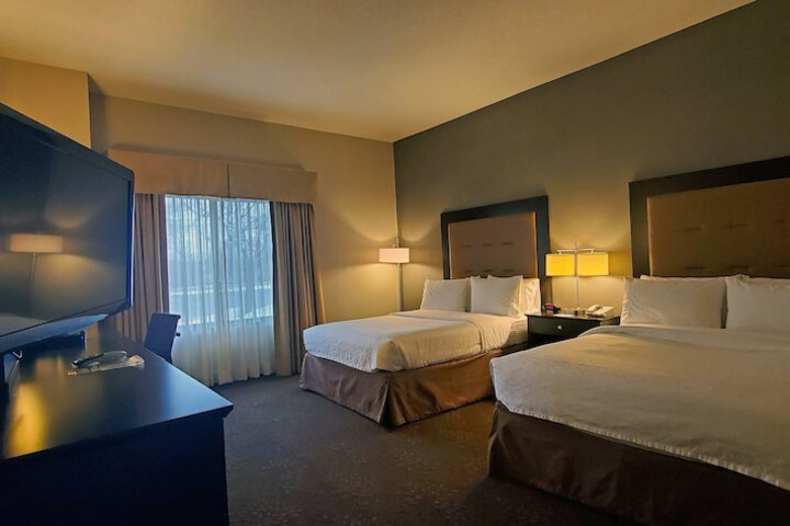 Room 32 of 35