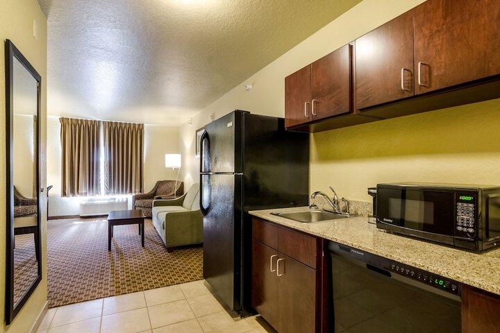Cobblestone Hotel & Suites - Jefferson