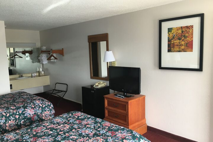 Room 6 of 11