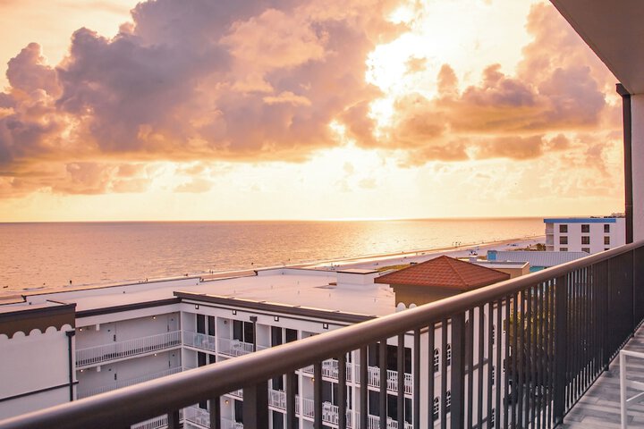 Barefoot Beach Club