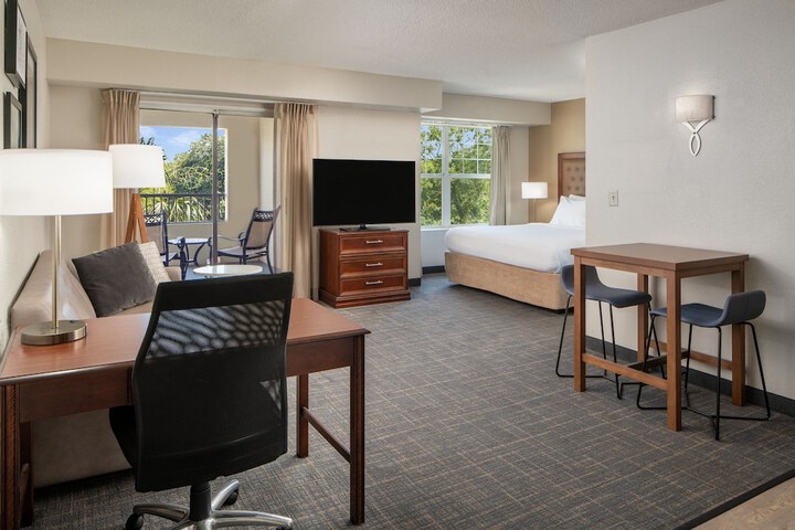 Room 33 of 49