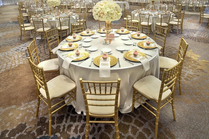 Ballroom/Hall 72 of 76