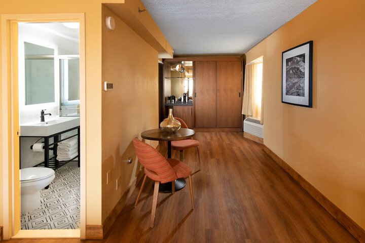 Room 21 of 50
