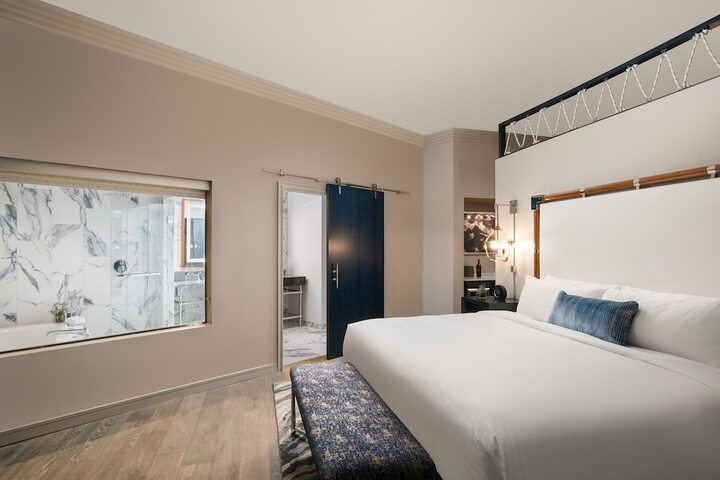 Room 45 of 172