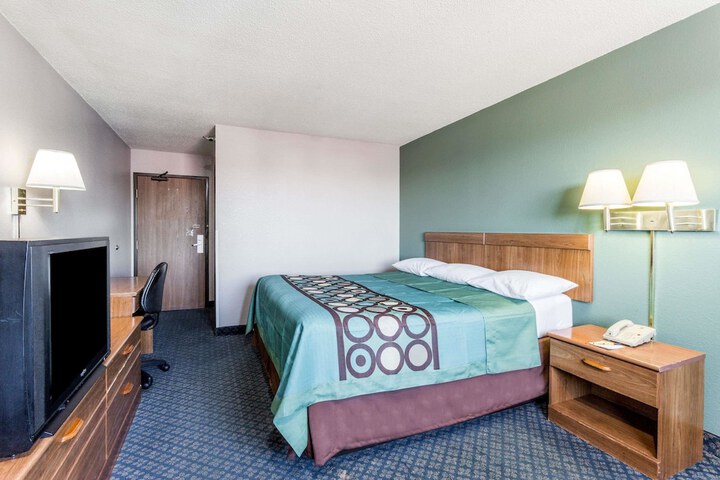 Room 12 of 31