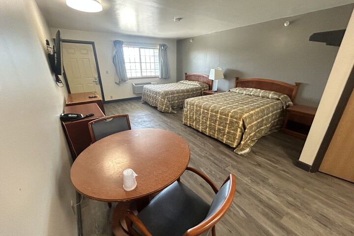 Room 10 of 19