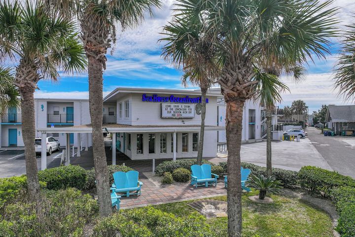 Seahorse Oceanfront Inn