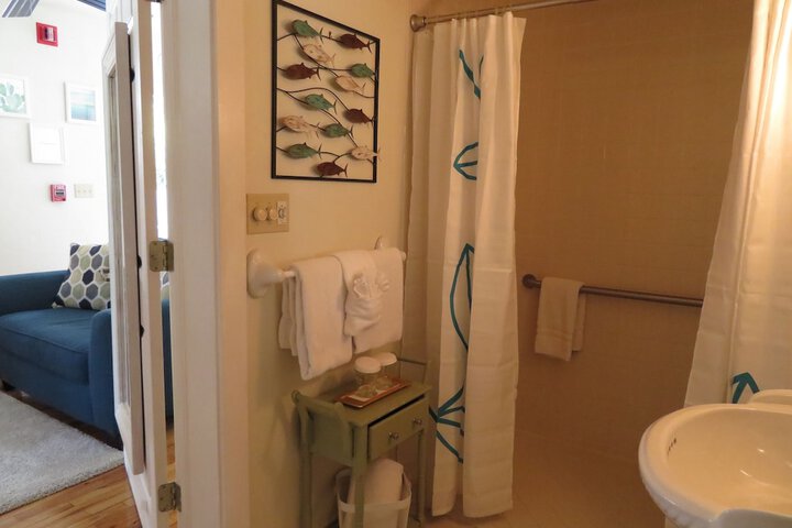 Room 25 of 60
