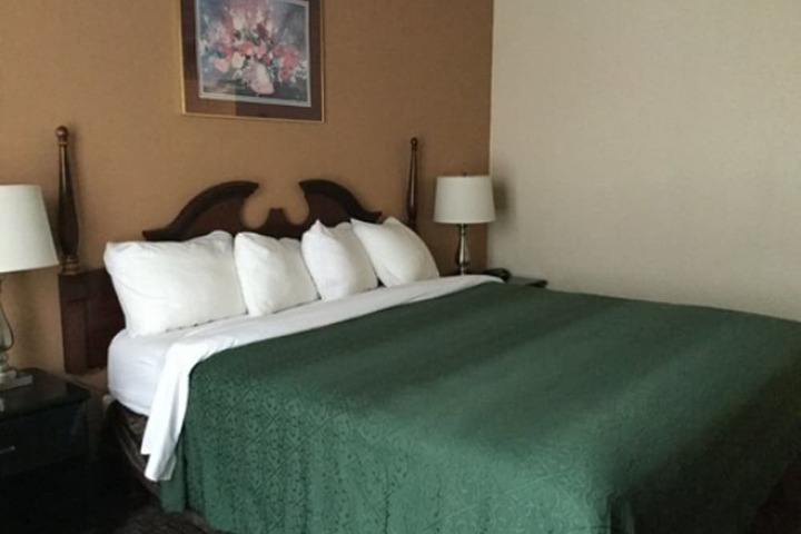 Room 43 of 66