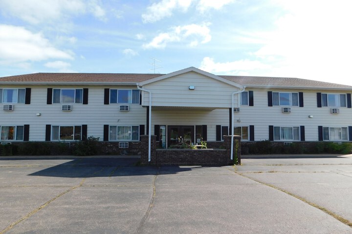 AmeriVu Inn and Suites
