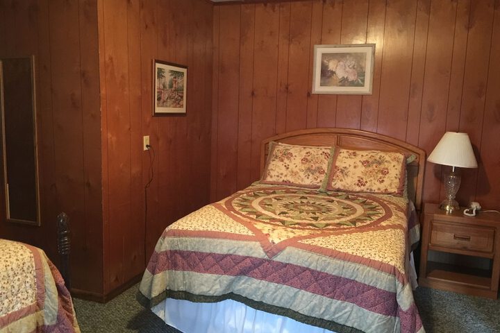 Phillips Historic Motel & Cottages