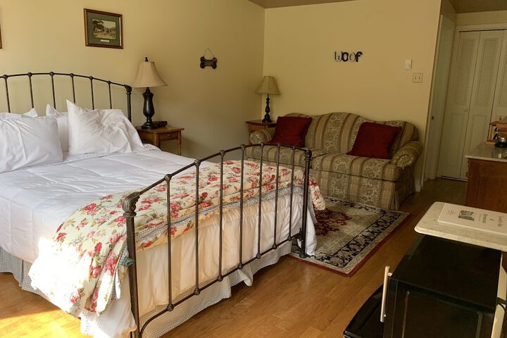 Room 33 of 53