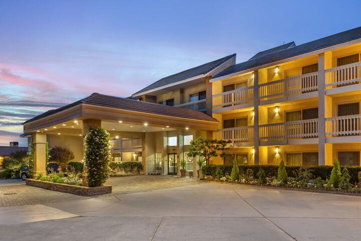 Hotel 3 of 63