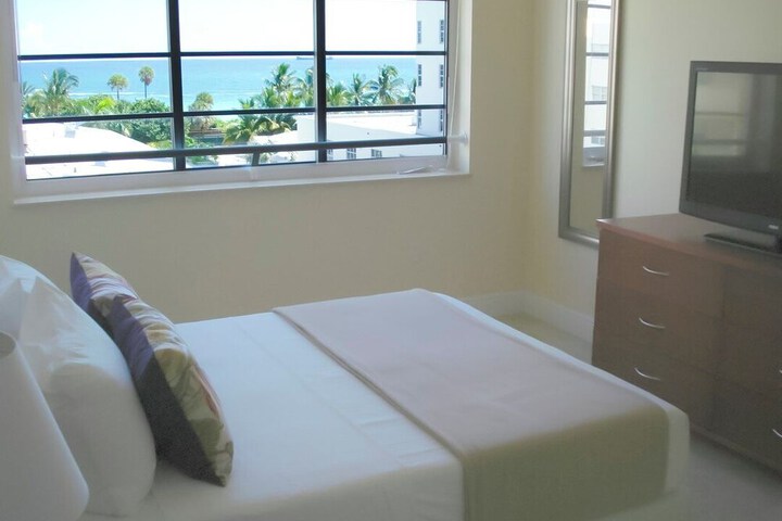 Room 63 of 128