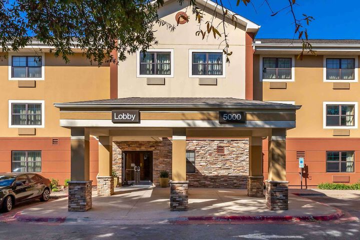 Hotel 3 of 27