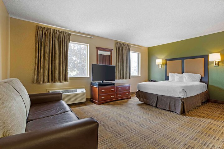 Room 28 of 41