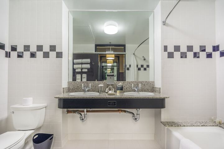 Proximity Hotel