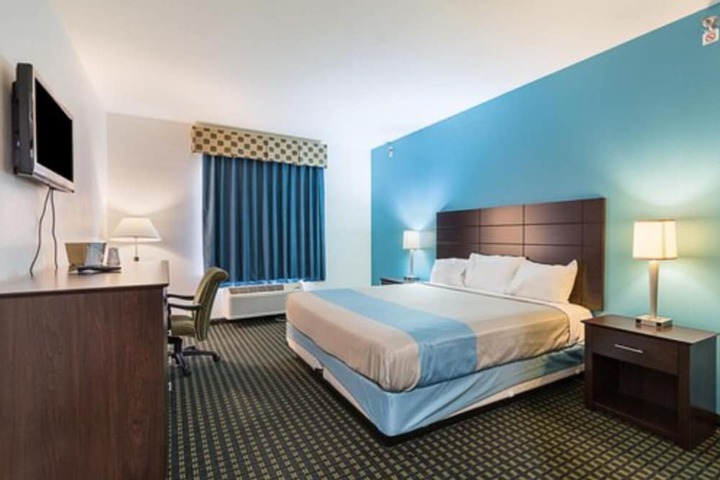 Room 20 of 32