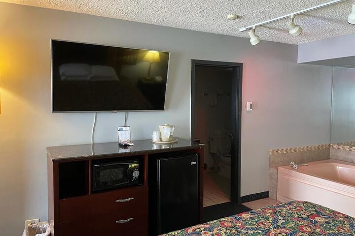 Room 12 of 36