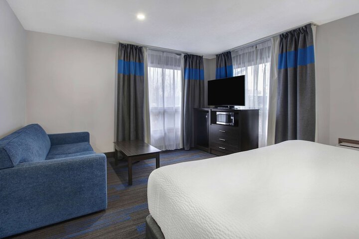 Room 16 of 38