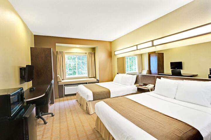 Room 12 of 16