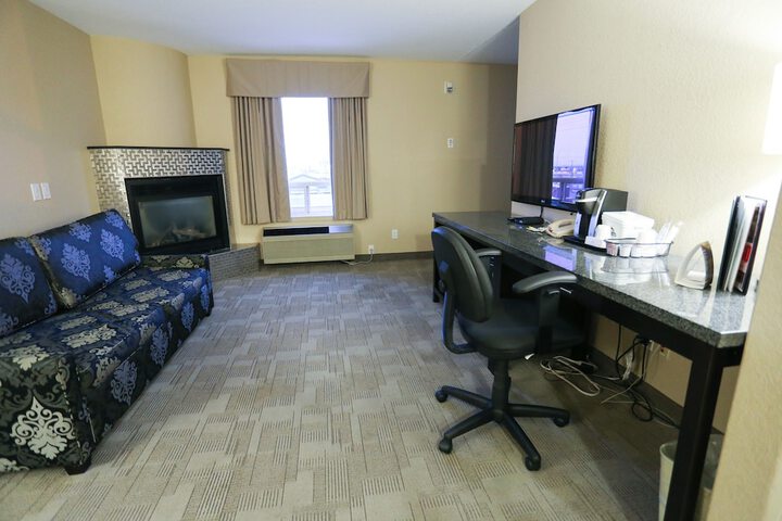 Room 16 of 80