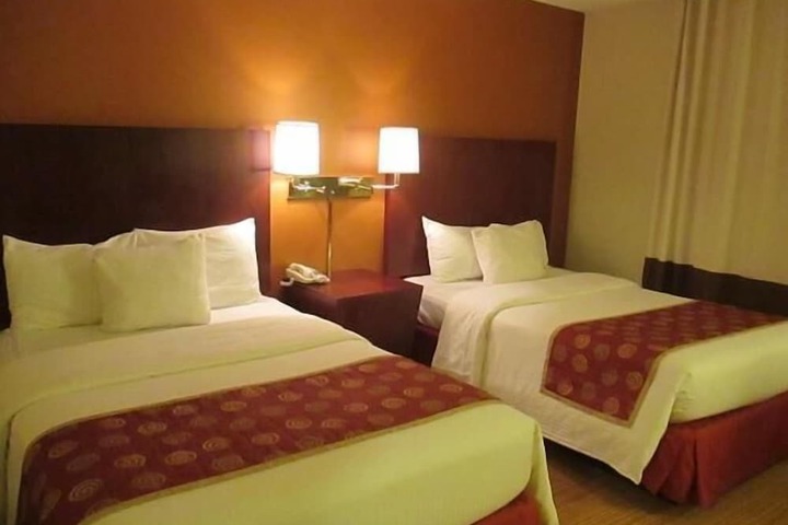 Red Carpet Inn & Suites