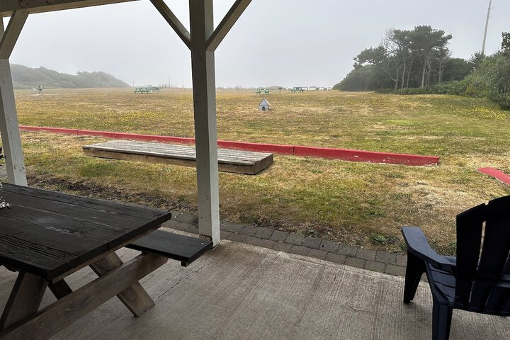 Tillicum Beach Motel (Deanes Oceanfront Lodge)